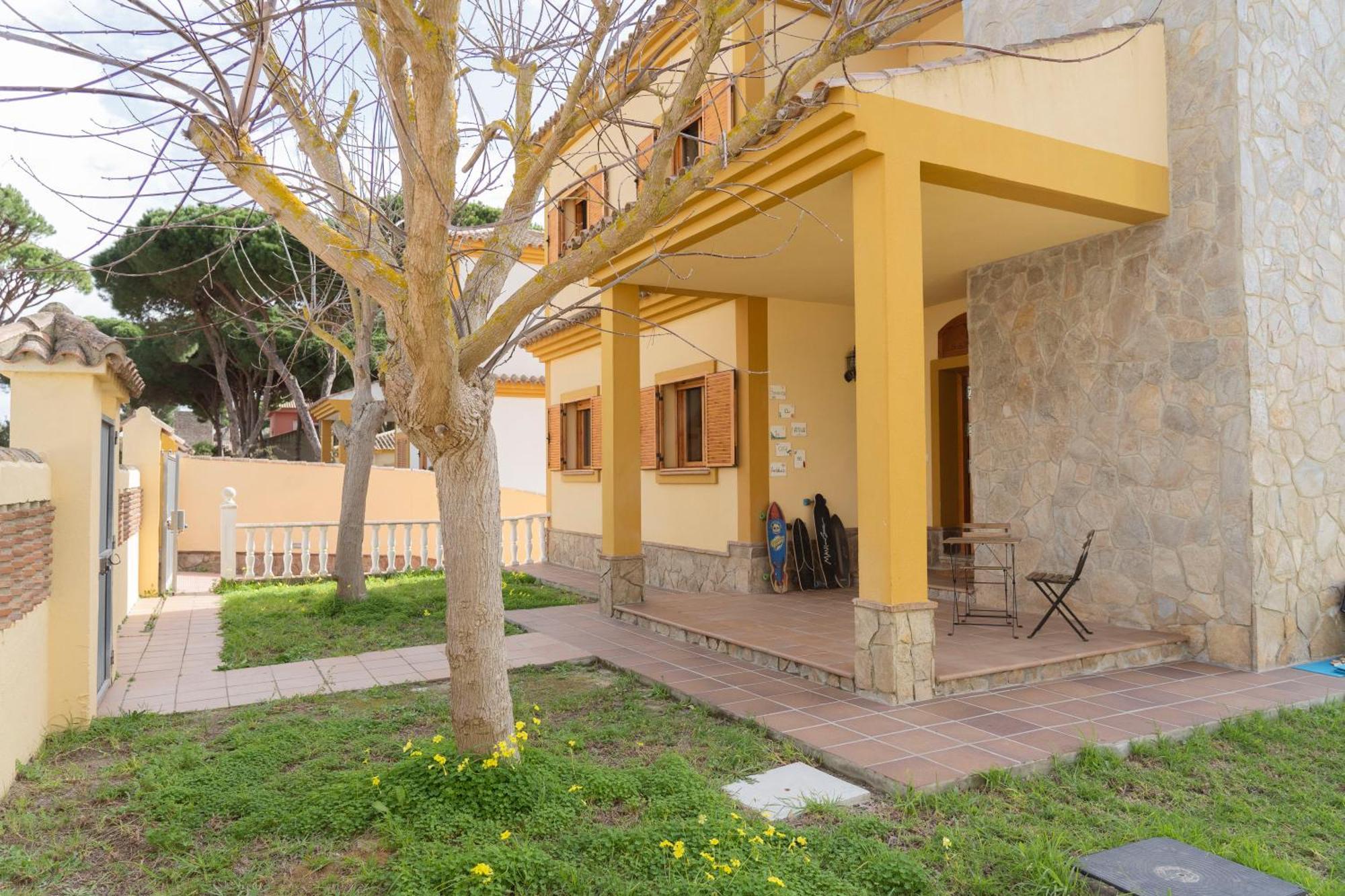 Namawa Surfhouse Hostel Chiclana de la Frontera Exterior foto